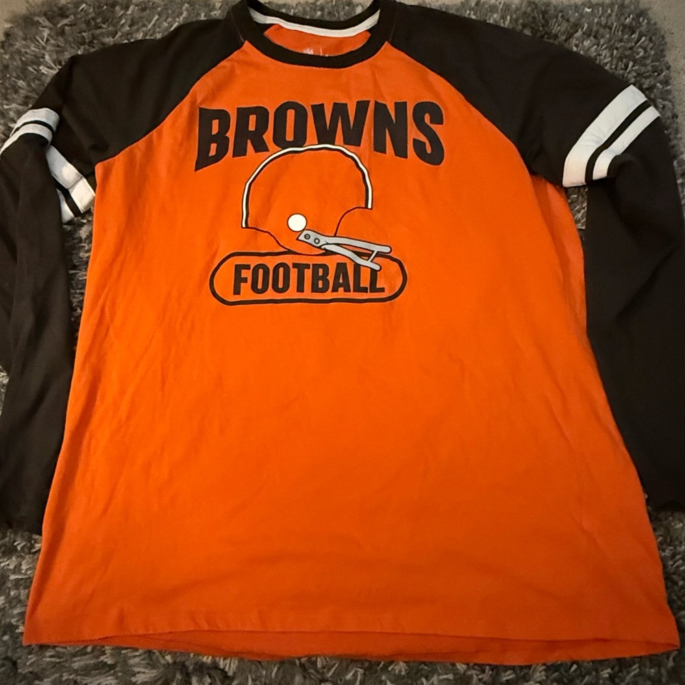 Nike Dry Fit Cleveland Browns size Large shirt. Celebrate the Cleveland Browns.